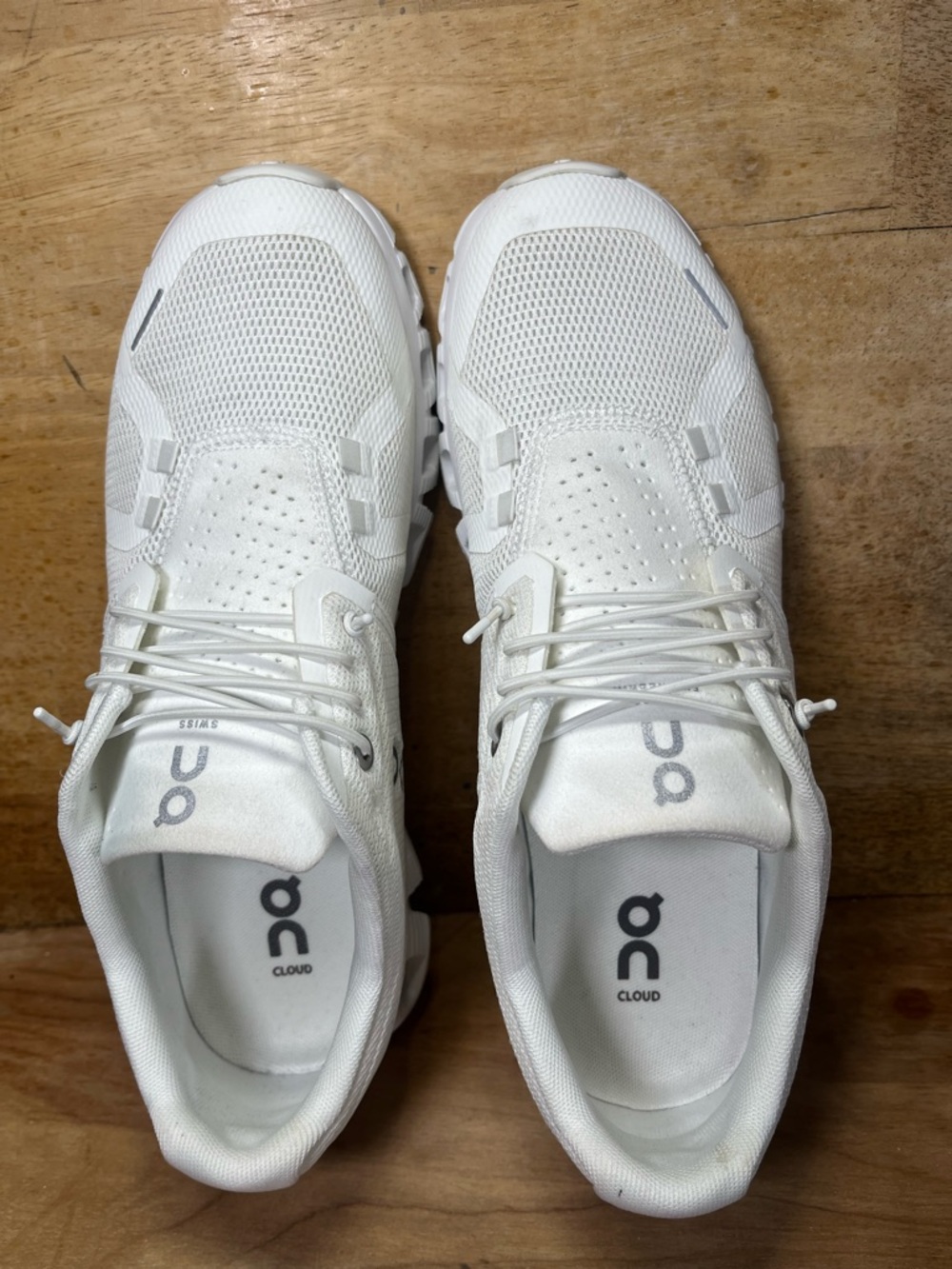 On Cloud 5 REFLECTIVE LIGHTWEIGHT Womens Size 9 Running Shoes Sneakers White - Picture 9 of 15